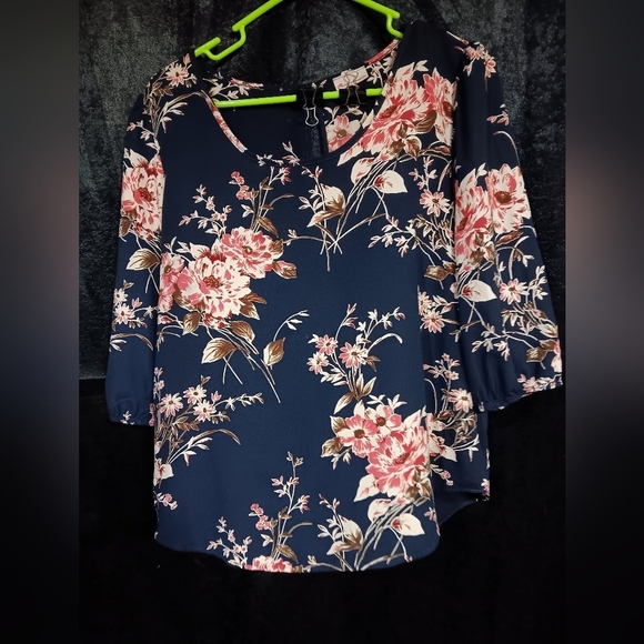 Fashion Magazine Tops - Dark blue blouse with floral print by fashion magazine